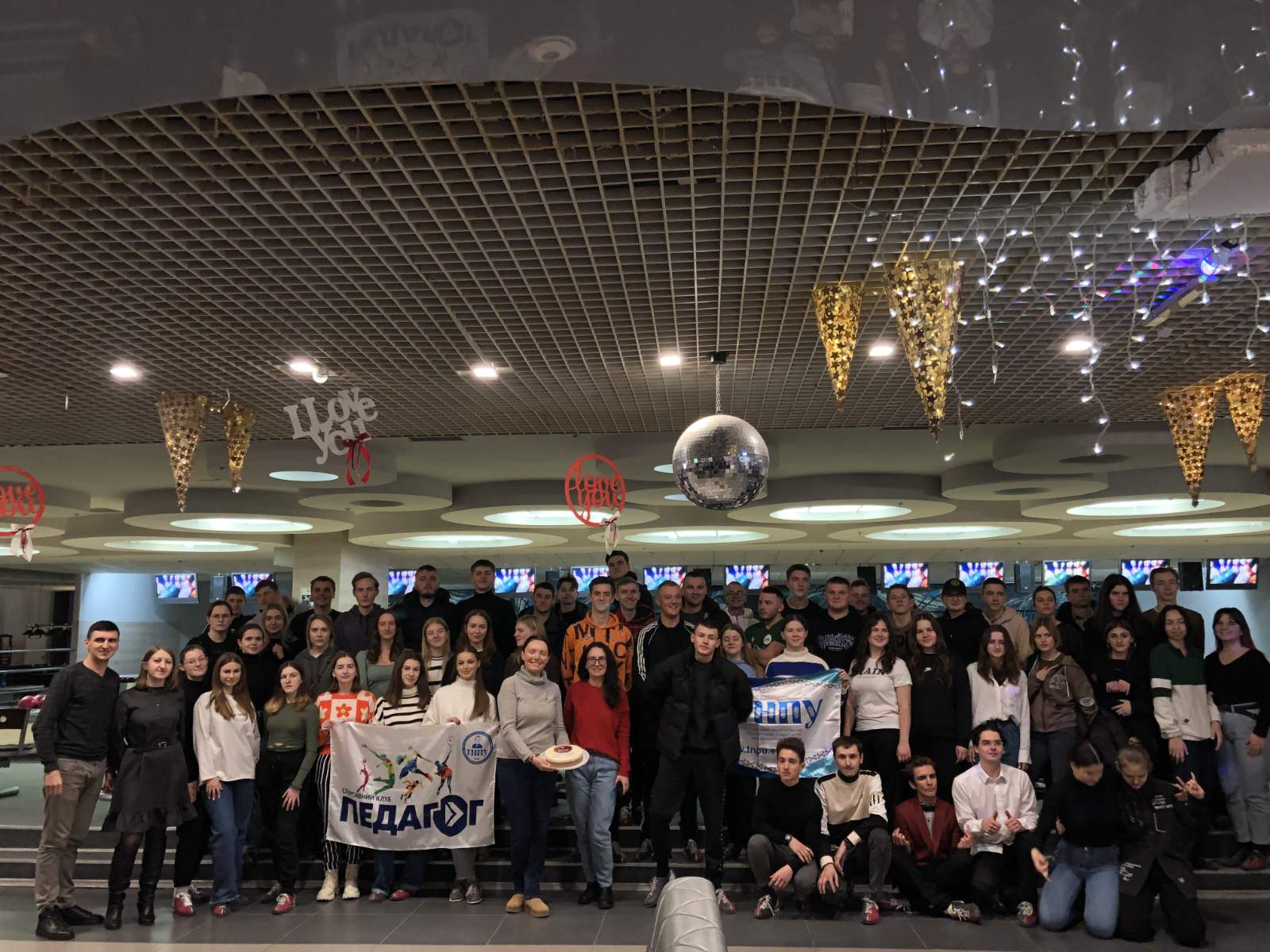 Спільне фото учасників та організаторів турніру